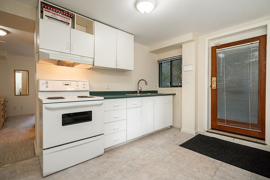 4338 W 2nd Avenue Vancouver, BC - 25