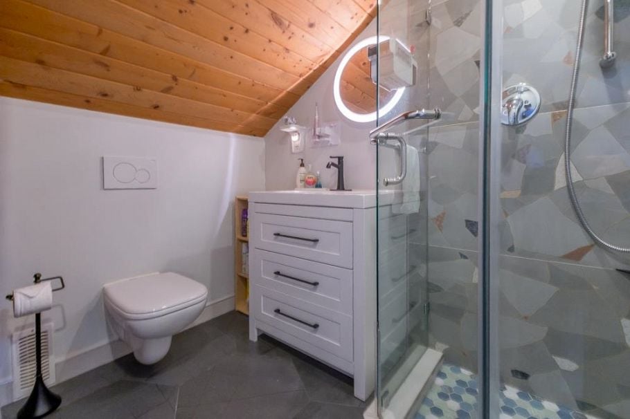 1610 Salsbury Drive Vancouver, BC - 21