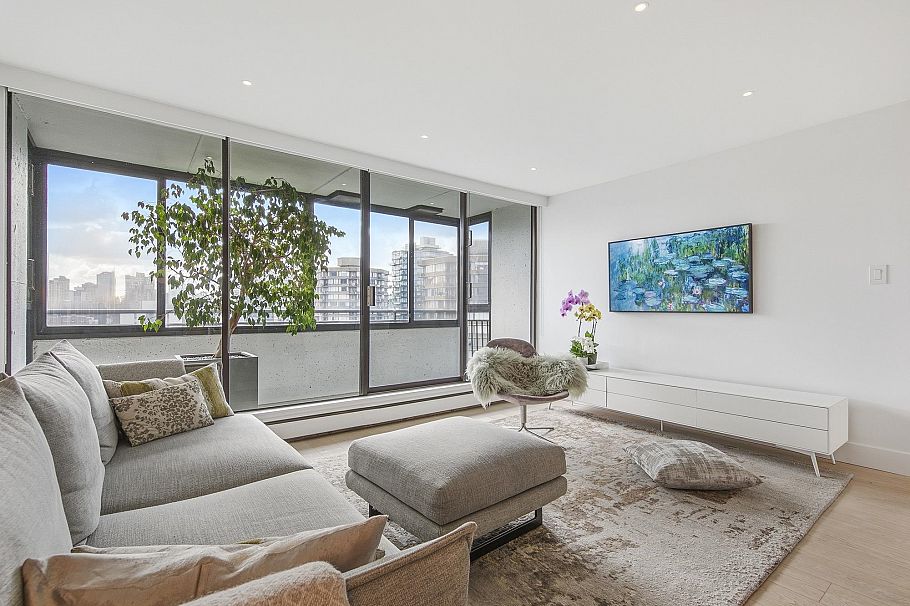 1806 1725 Pendrell Street Vancouver, BC - 3