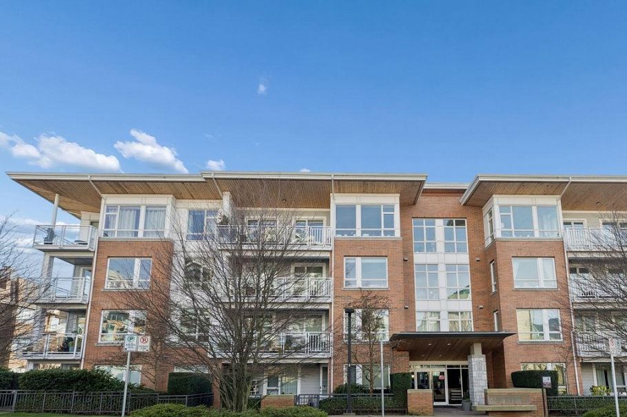 207 217 W 8th Street North Vancouver, BC - 27