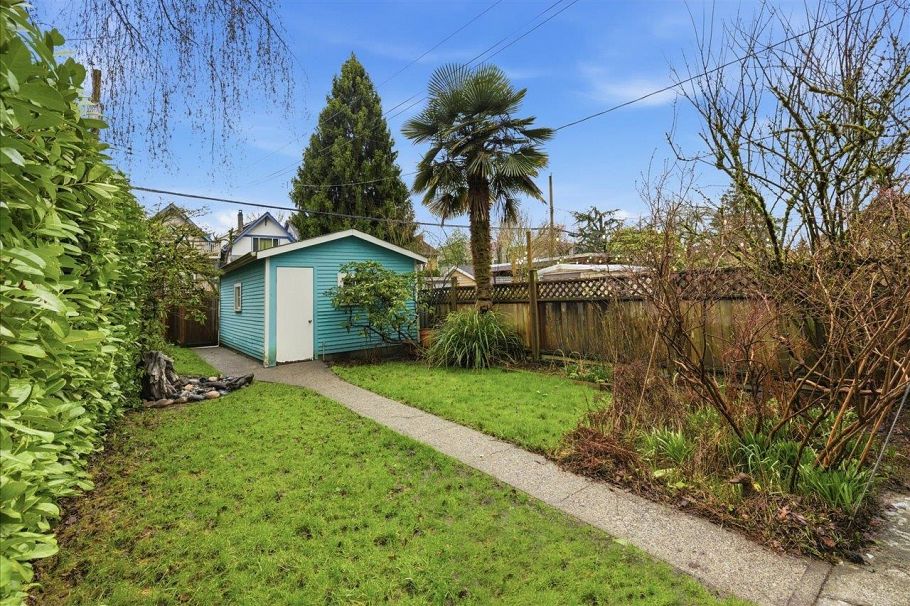 2232 W 14th Avenue Vancouver, BC - 27