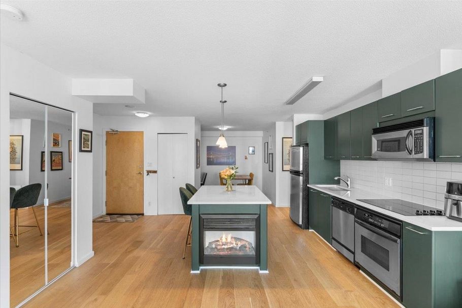 310 1155 Seymour Street Vancouver, BC - 9