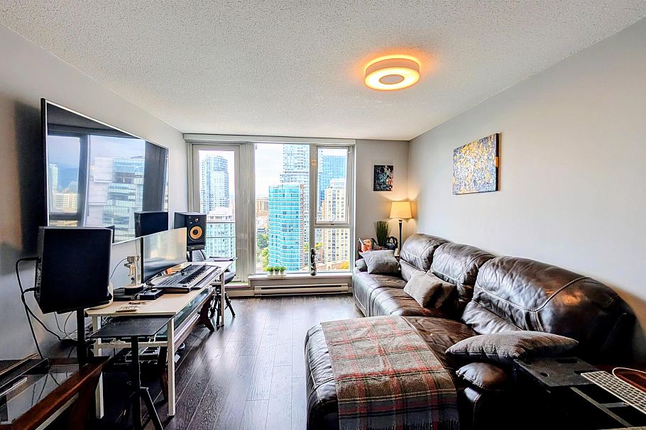 3301 233 Robson Street Vancouver, BC - 4