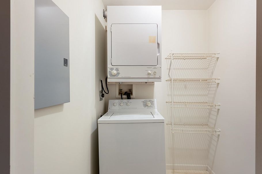 218 332 Lonsdale Avenue North Vancouver, BC - 19