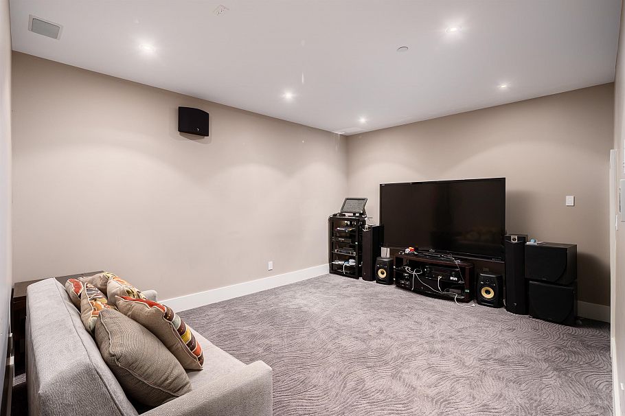 4341 W 3rd Avenue Vancouver, BC - 9