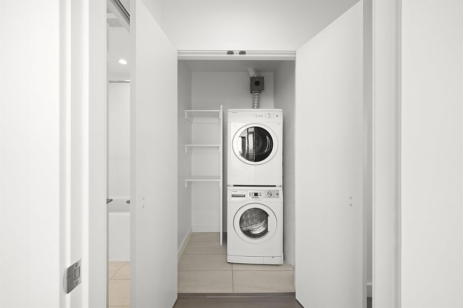 2402 8031 Nunavut Lane Vancouver, BC - 24