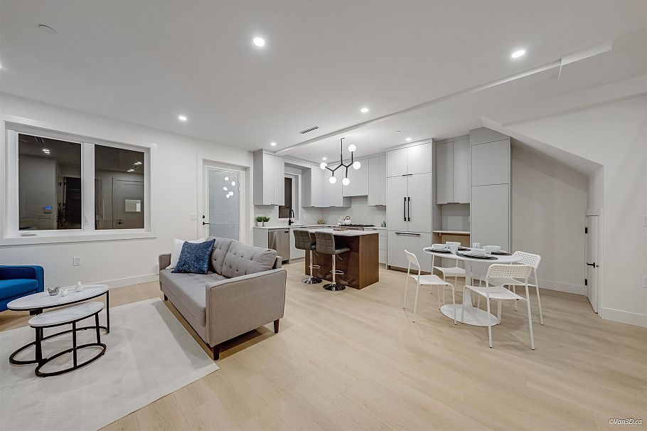 3 6730 Heather Street Vancouver, BC - 5