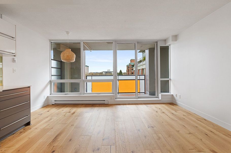 710 718 Main Street Vancouver, BC - 3