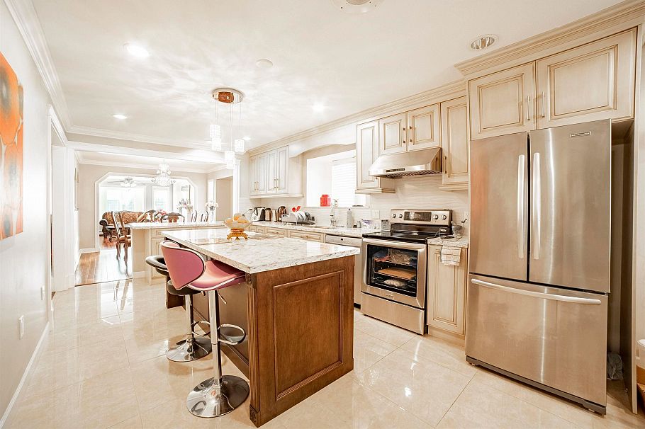 6970 Willingdon Avenue Burnaby, BC - 10