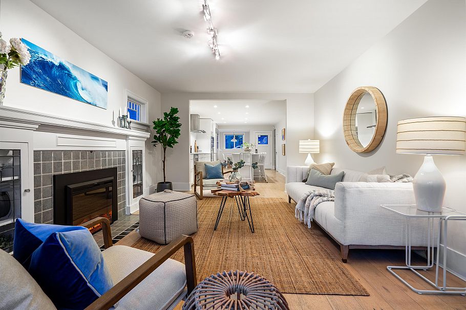 2011 Creelman Avenue Vancouver, BC - 2