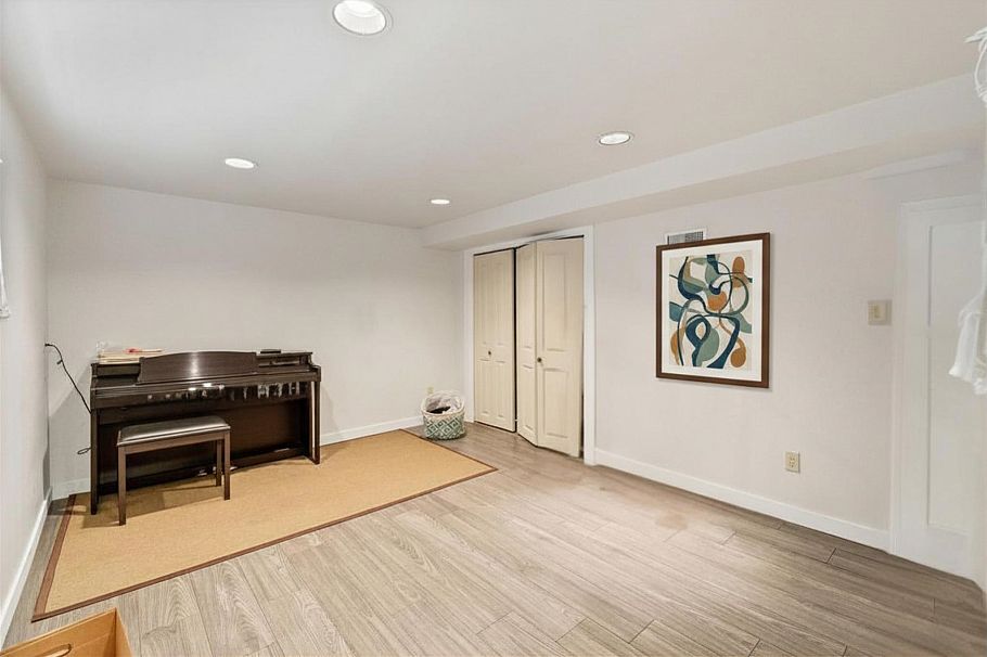 3977 Forest Street Burnaby, BC - 13