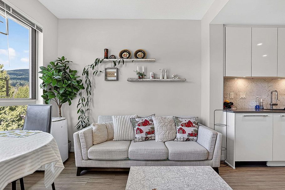 511 2651 Library Lane North Vancouver, BC - 9