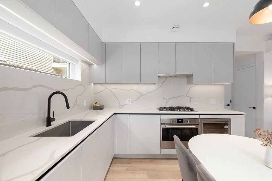 101 239 E 16th Avenue Vancouver, BC - 7