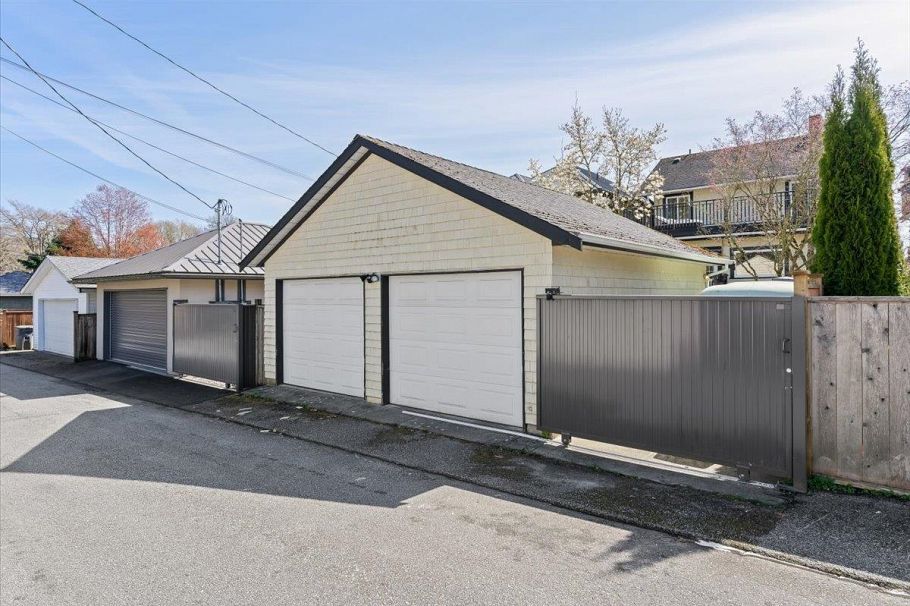 2755 W 42nd Avenue Vancouver, BC - 36