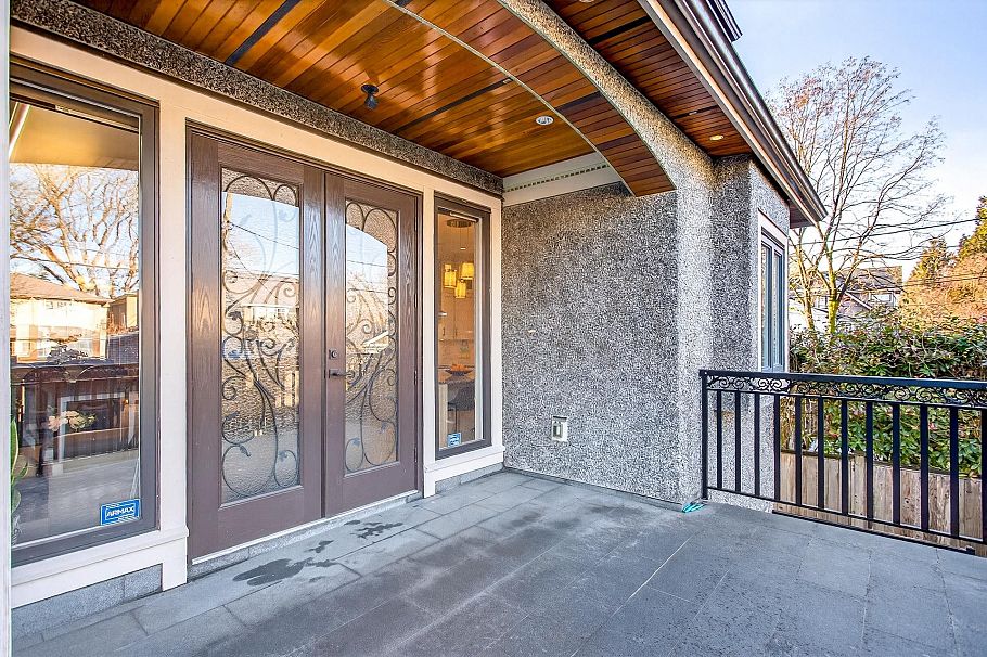 2989 W 32nd Avenue Vancouver, BC - 35