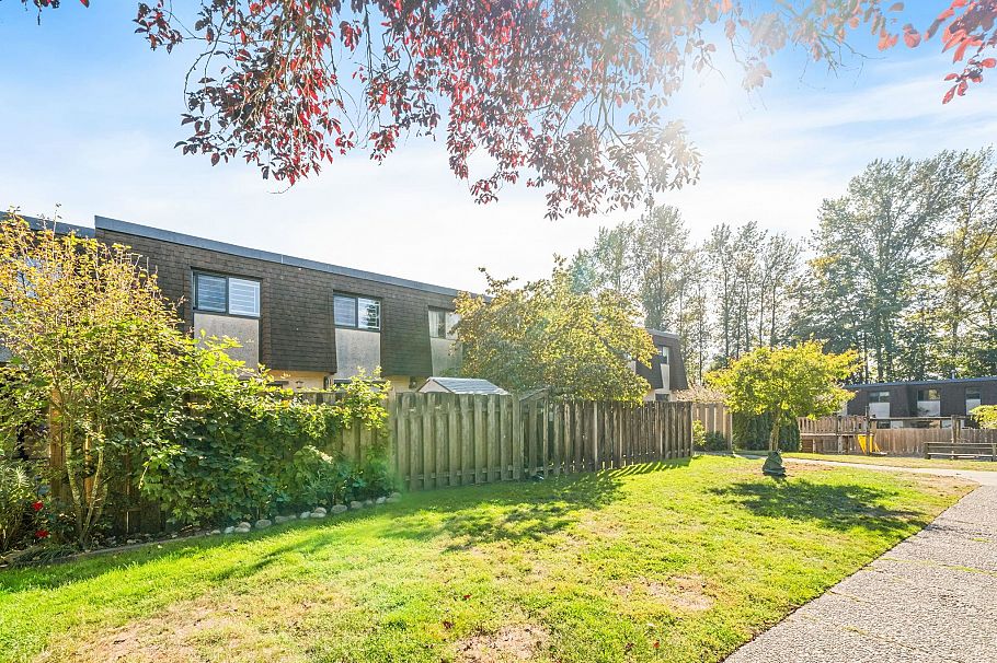 931 Old Lillooet Road North Vancouver, BC - 36