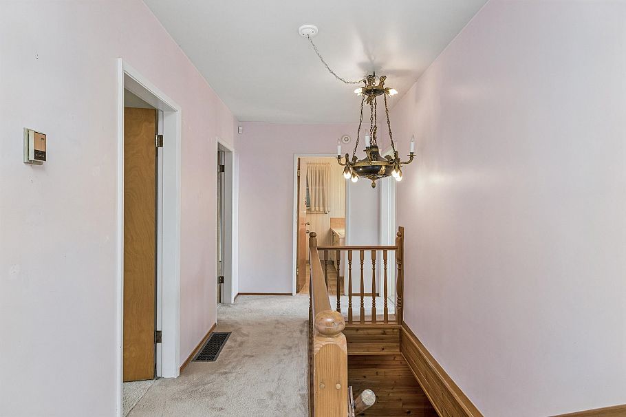 702 Winona Avenue North Vancouver, BC - 27