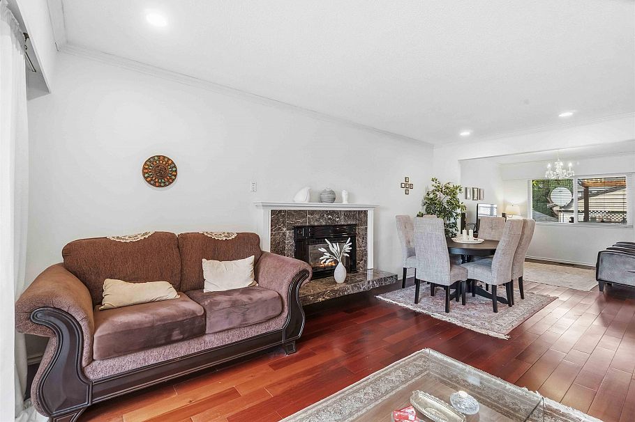 552 W 29th Street North Vancouver, BC - 4