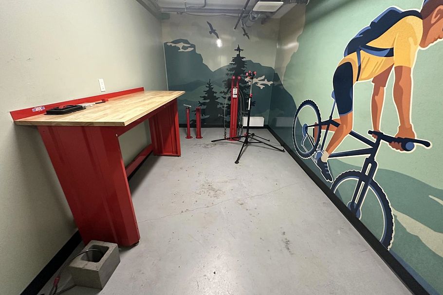 118 108 E 8th Street North Vancouver, BC - 28