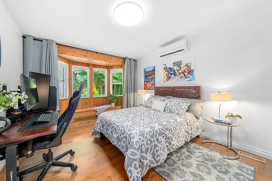 2540 Boswell Avenue North Vancouver, BC - 21