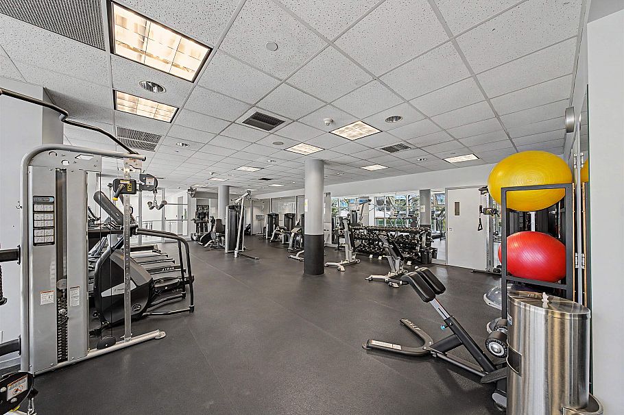 TH A 1199 Marinaside Crescent Vancouver, BC - 36