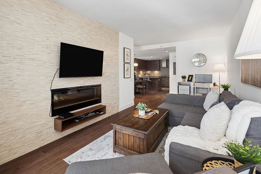 406 210 W 13 Street North Vancouver, BC - 4