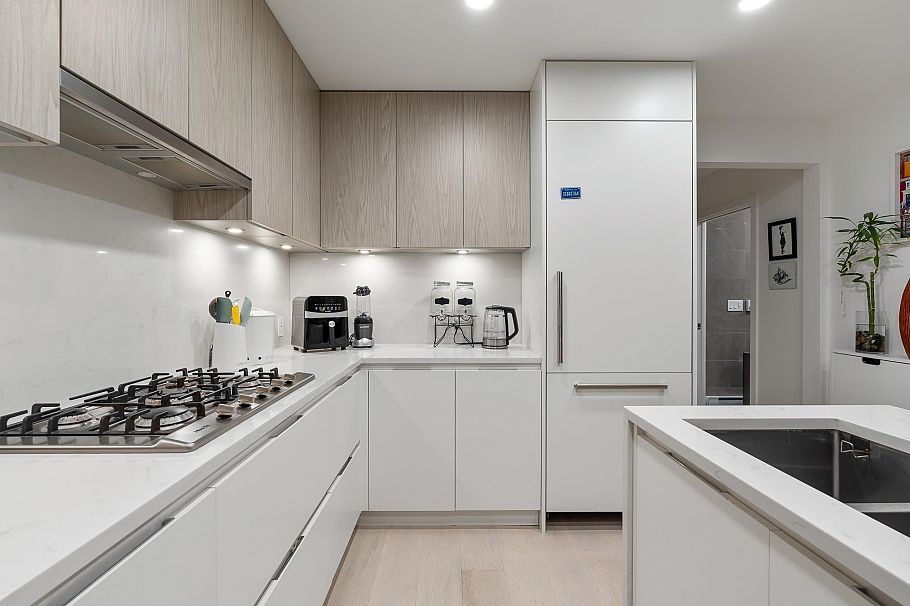 4228 Cambie Street Vancouver, BC - 11