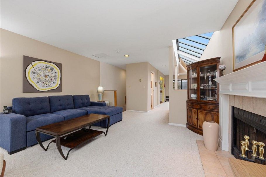 6 5730 Carnarvon Street Vancouver, BC - 5