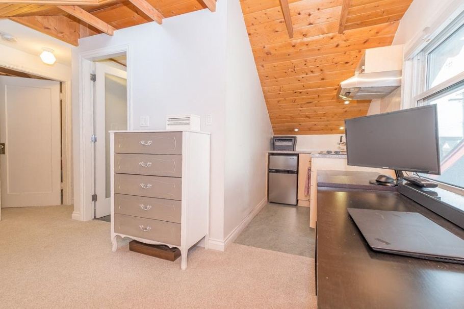 1610 Salsbury Drive Vancouver, BC - 22