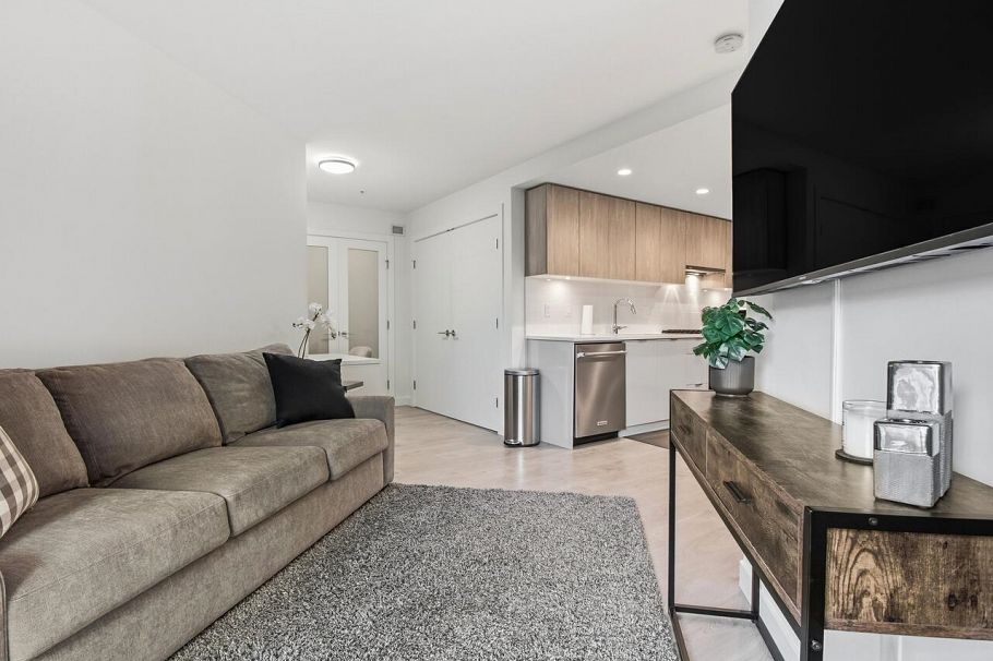 118 108 E 8th Street North Vancouver, BC - 14