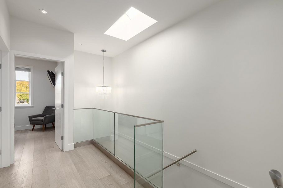 220 E 40th Avenue Vancouver, BC - 20