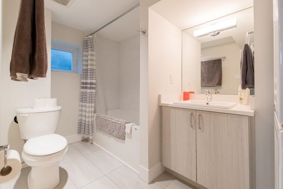 1610 Salsbury Drive Vancouver, BC - 31