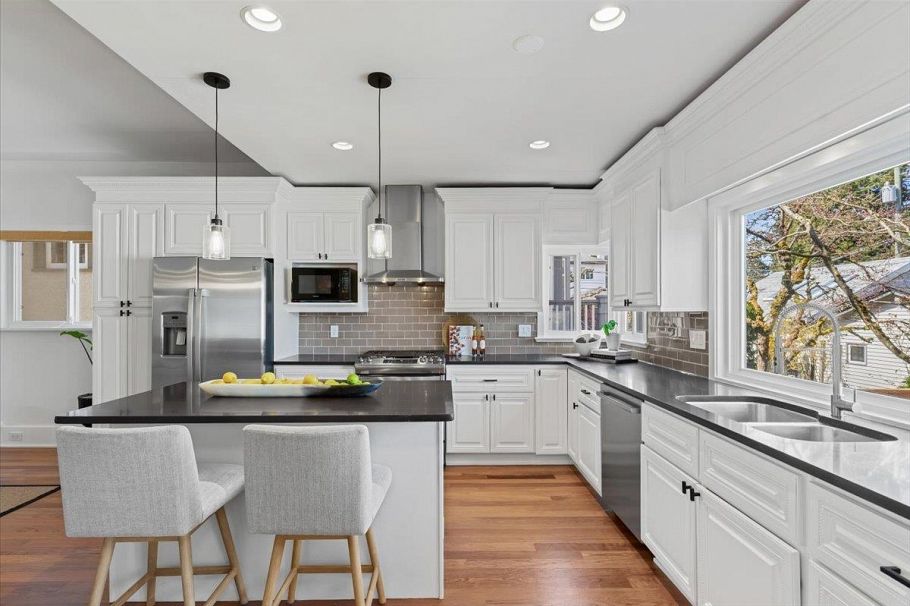 2755 W 42nd Avenue Vancouver, BC - 10