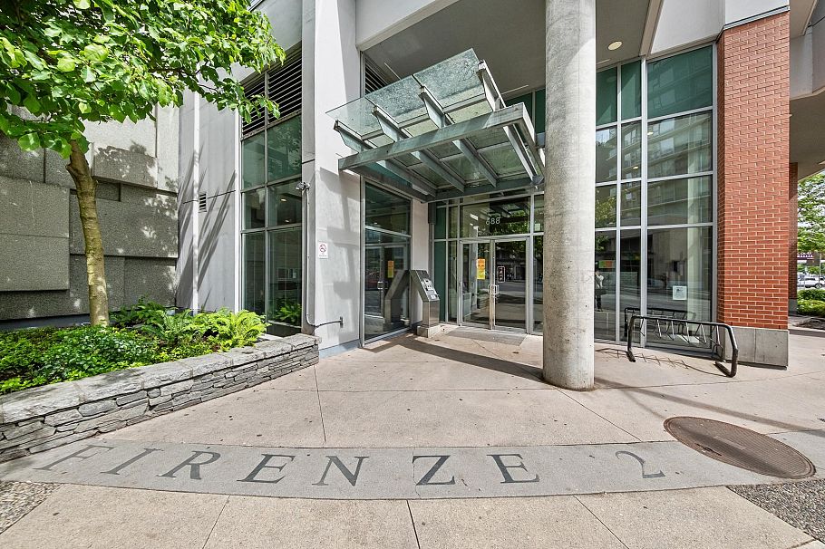 3207 688 Abbott Street Vancouver, BC - 4