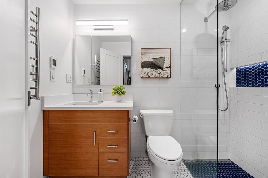 1866 W 15th Avenue Vancouver, BC - 32