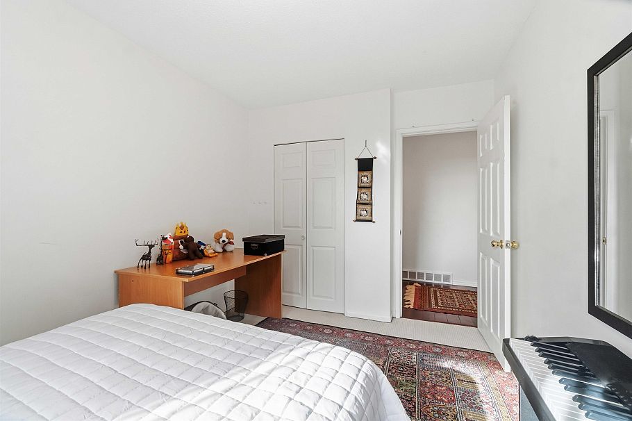 552 W 29th Street North Vancouver, BC - 27