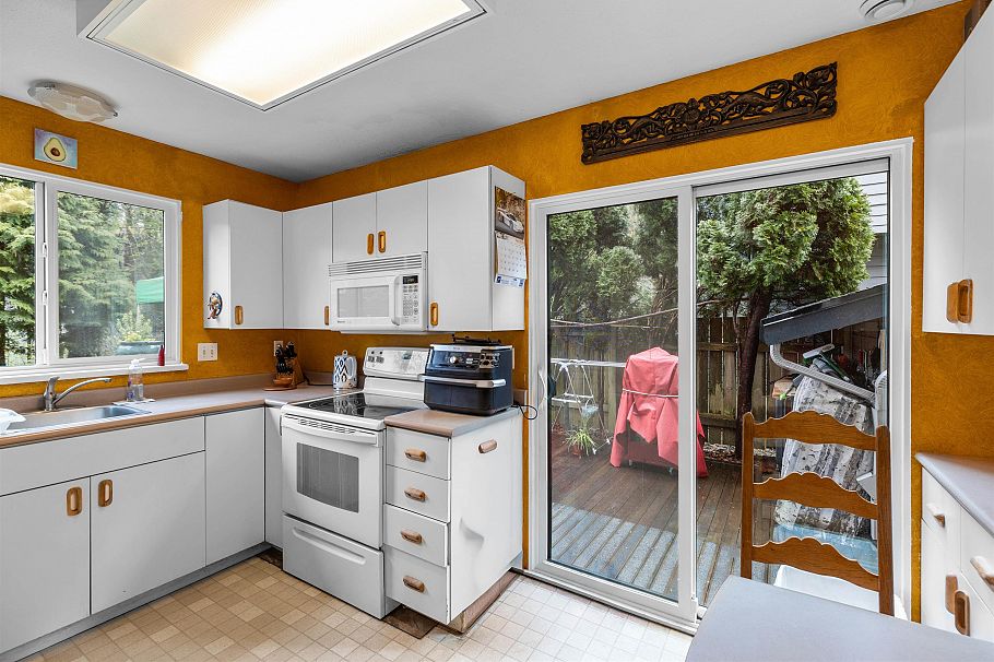 7363 Kokanee Place Vancouver, BC - 10