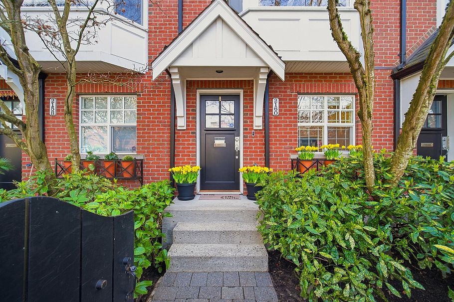 2160 W 8th Avenue Vancouver, BC - 1