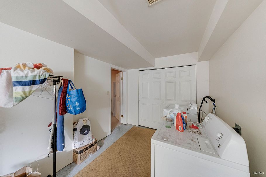 5592 Elizabeth Street Vancouver, BC - 38