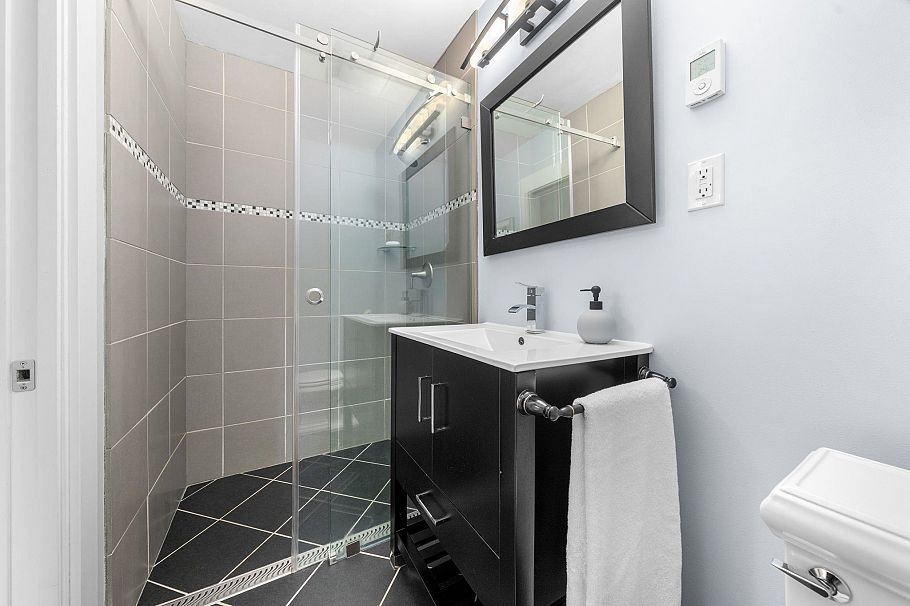 1085 Edgewood Road North Vancouver, BC - 26