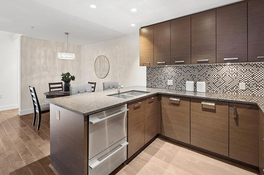 406 210 W 13 Street North Vancouver, BC - 10