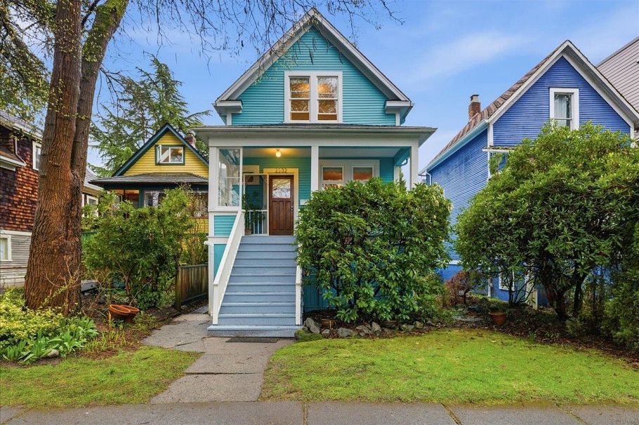 2232 W 14th Avenue Vancouver, BC - 1
