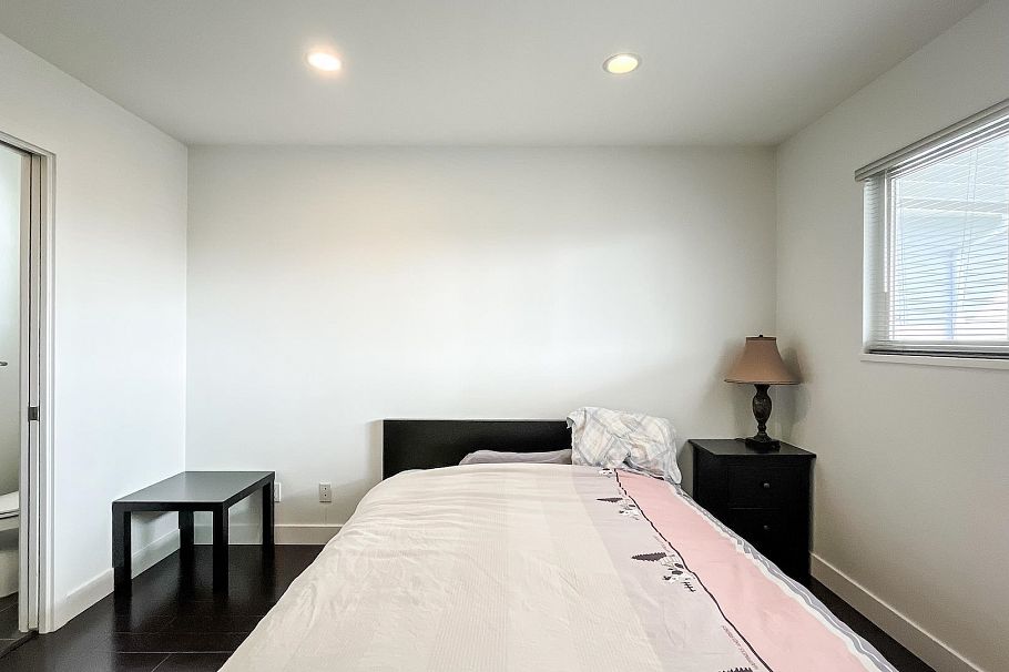 1420 Park Drive Vancouver, BC - 12