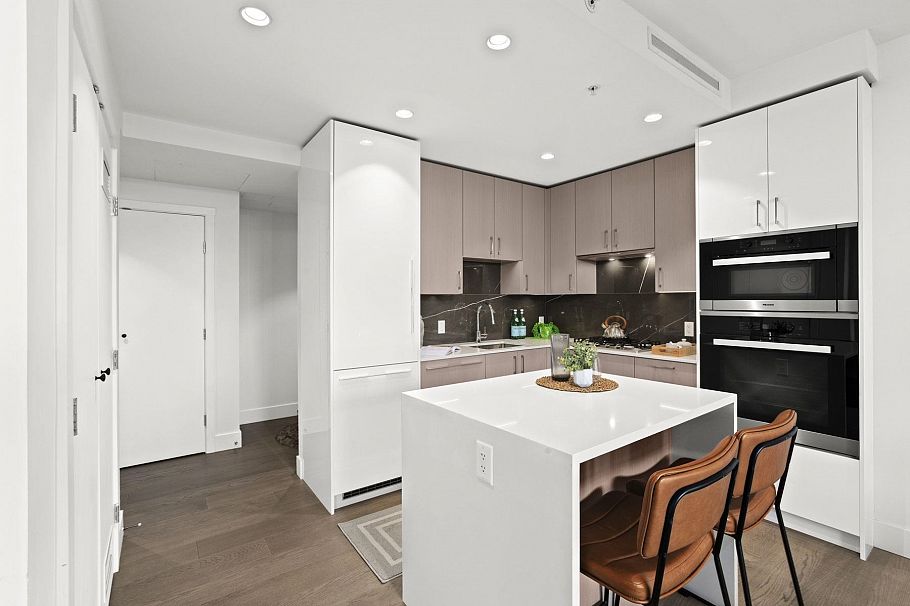 201 1675 Lions Gate Lane North Vancouver, BC - 3