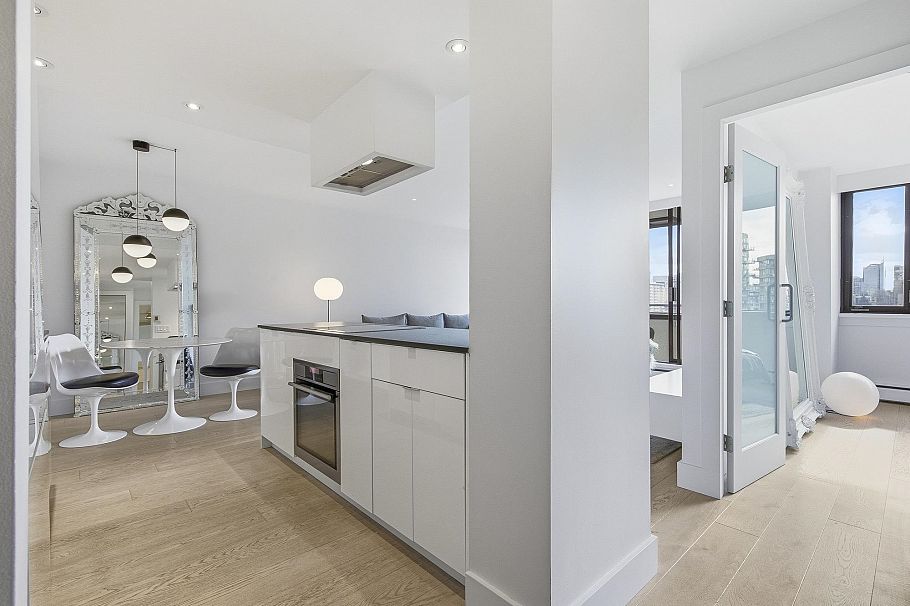 1806 1725 Pendrell Street Vancouver, BC - 5