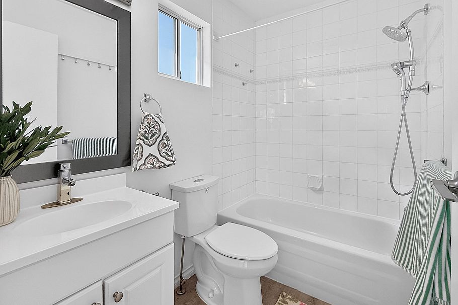 109 2211 No. 4 Road Richmond, BC - 18