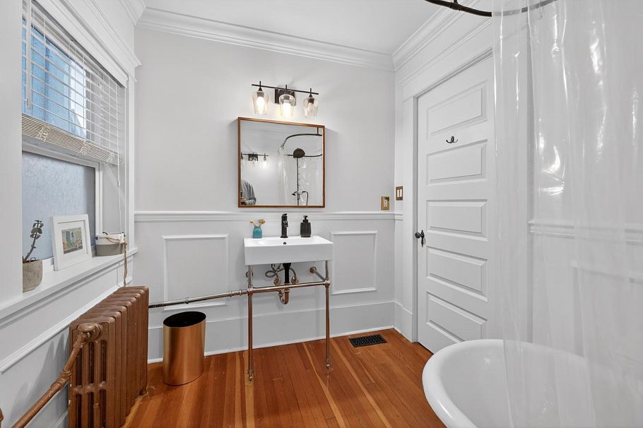 4387 St. George Street Vancouver, BC - 9