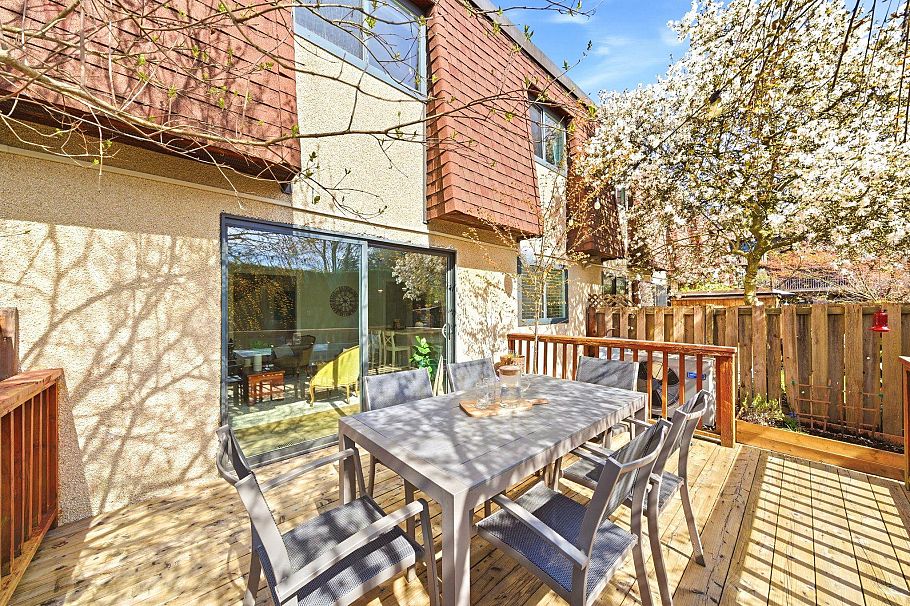 931 Old Lillooet Road North Vancouver, BC - 39