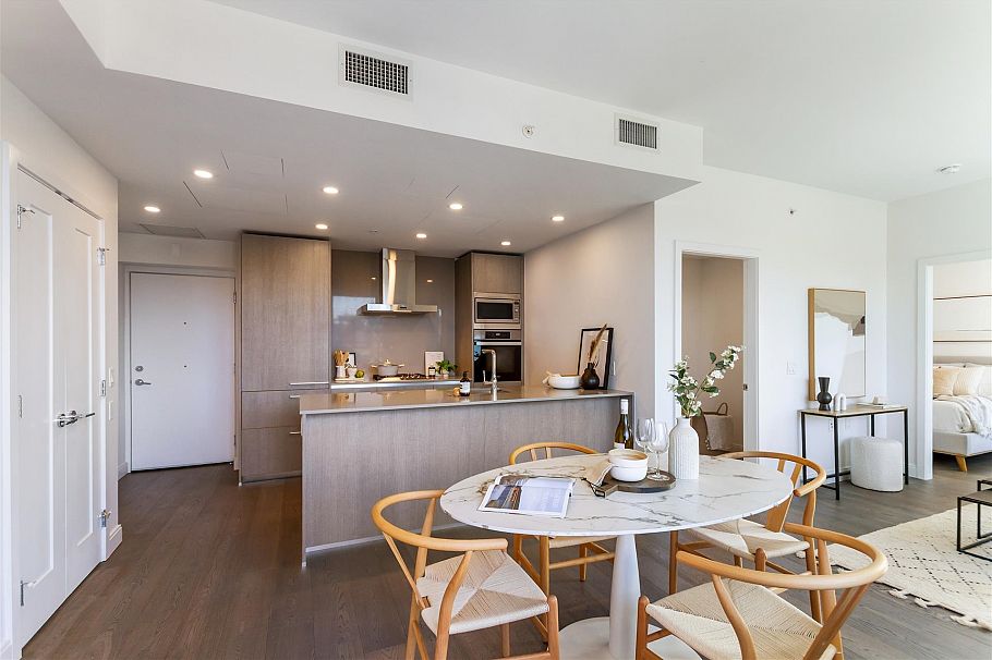 302 4908 Cambie Street Vancouver, BC - 5