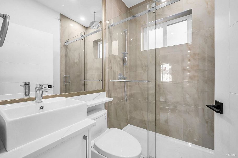 1846 E 37th Avenue Vancouver, BC - 22